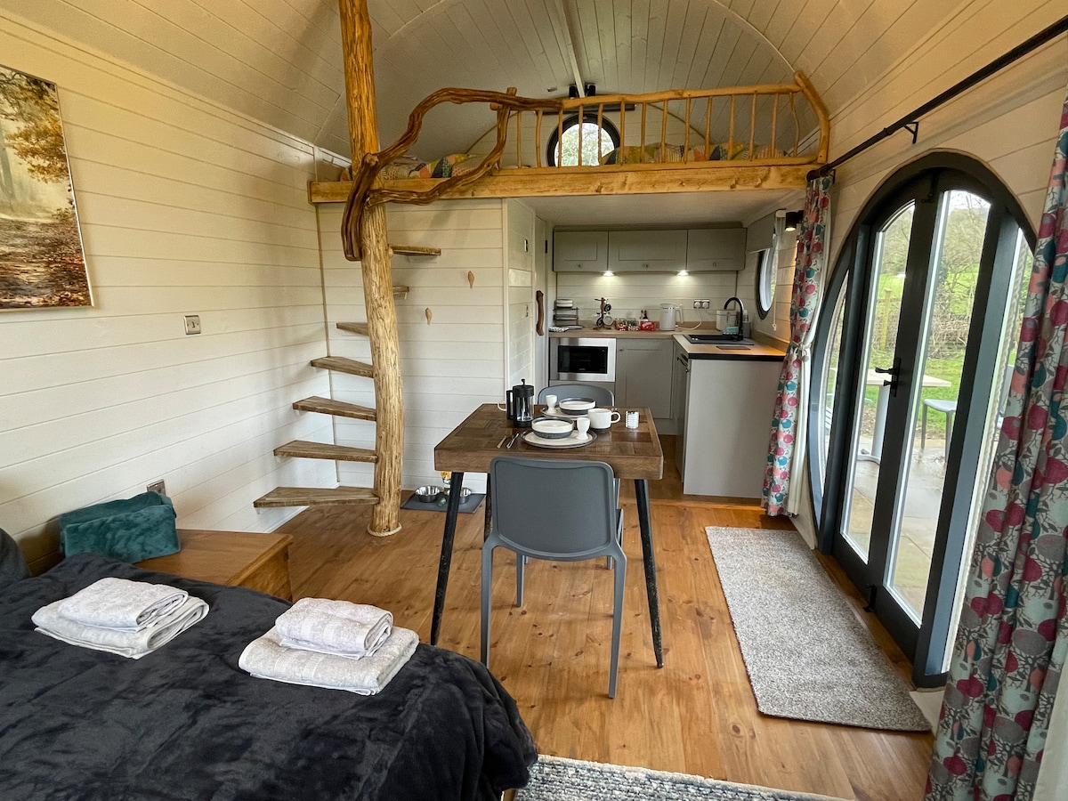 Sweet & Cosy for 4 Apple Pod - 3 Trees Glamping