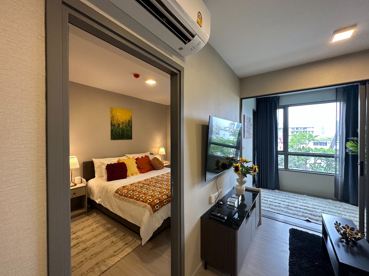 位于曼谷市中心的舒适单卧室公寓
