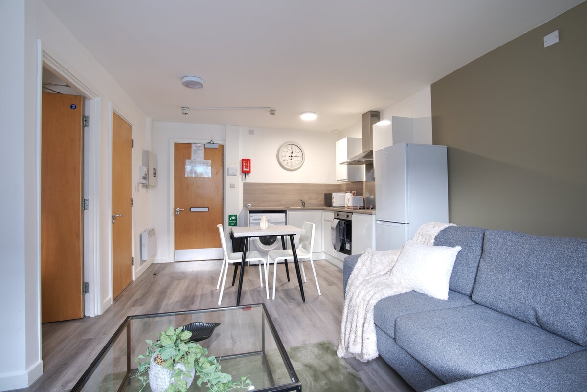 #26Phoenix By DerBnB | City Centre Apt | Sleeps 2