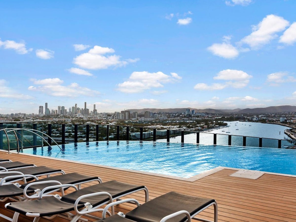 Cozy Hamilton Apt w/ Brisbane's Best Rooftop Pool