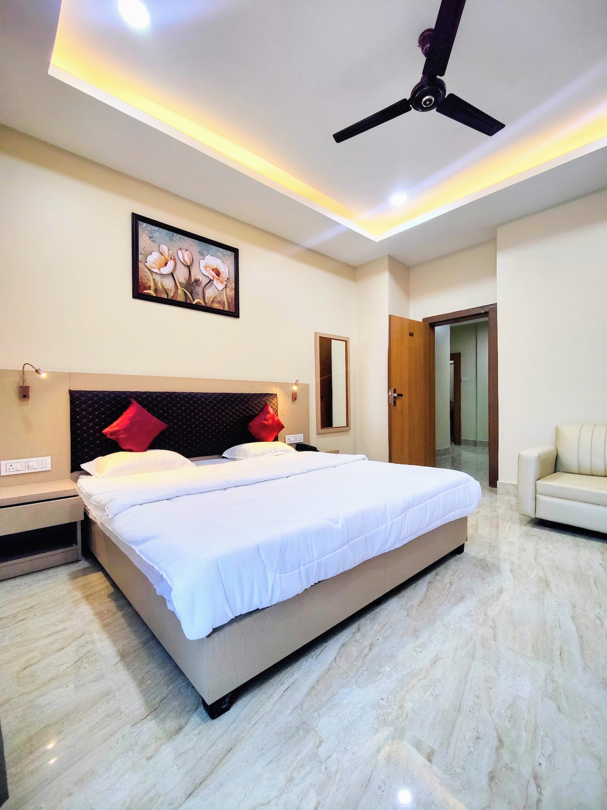 Corporate Nest-5 min frm Airport wt FREE brkfst(K)