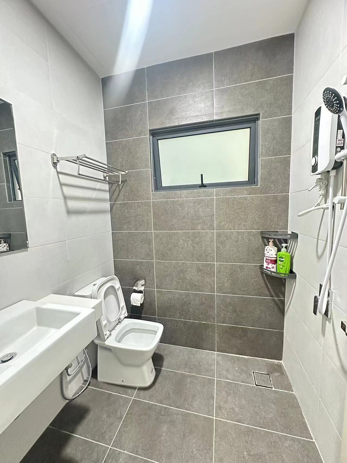 AraDmansara ~ LRT 3间卧室， 3间浴室~ 65英寸智能电视Netfl