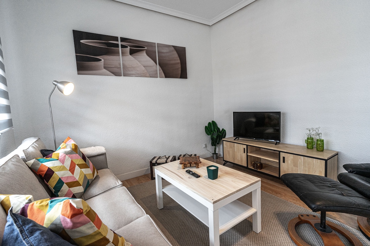 Cozy Family Apartment 5 Min from the City Center