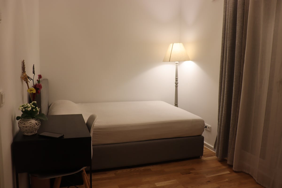 Cosy modern room with free parking near Berlin