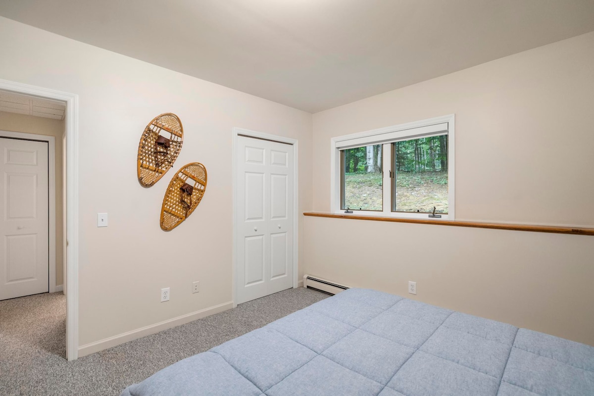 Snowshoe Haven -private lower-level apartment