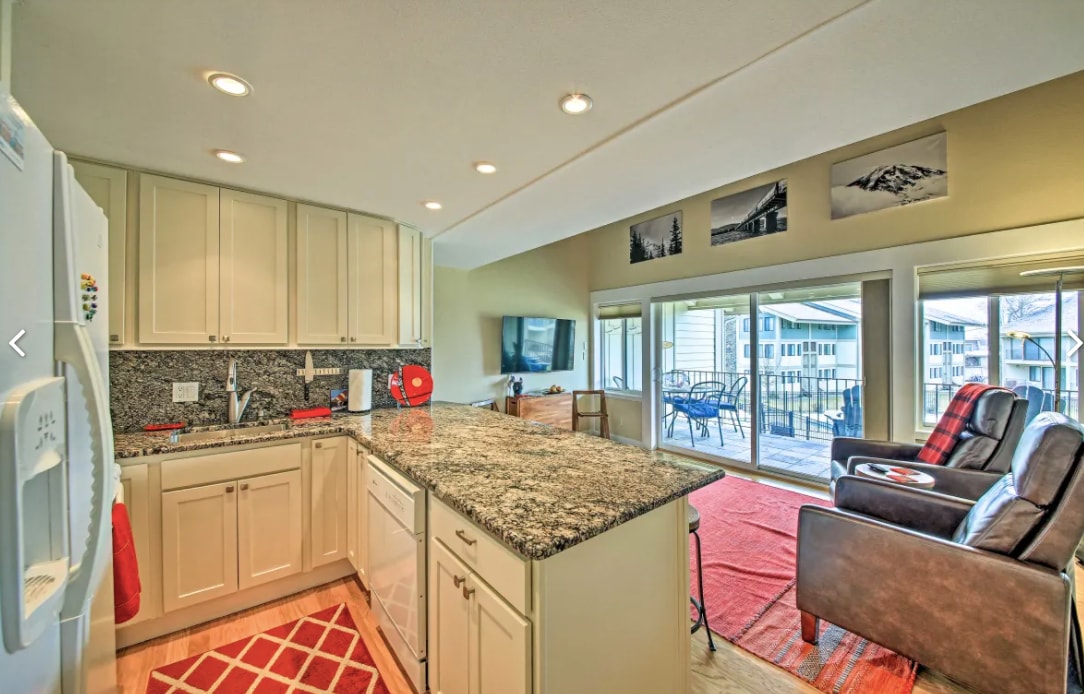 Lakefront condo in Sandpoint