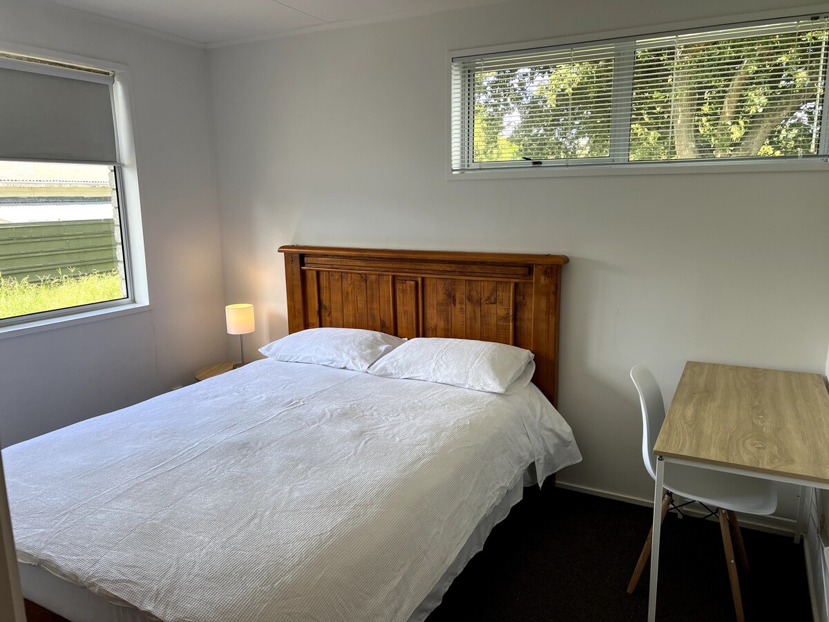 Palmy Hideaway - Dog Friendly