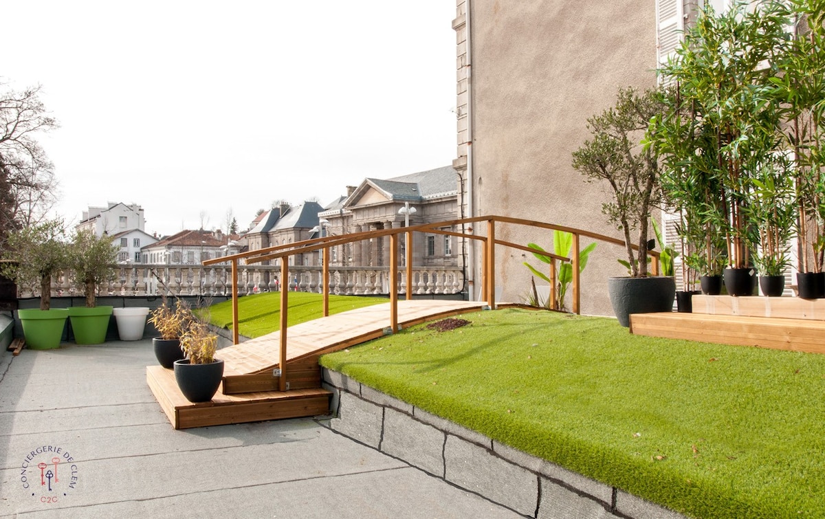 Centre-ville Aurillac 117m² - Terrasse vue square