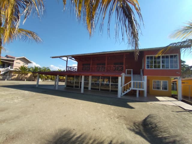 Puerto Barrios的民宿