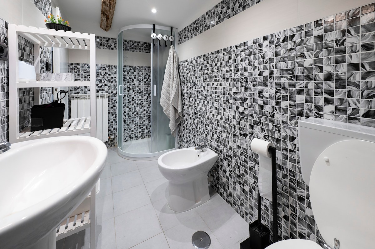 [centro storico - terme] B&W luxury apartment