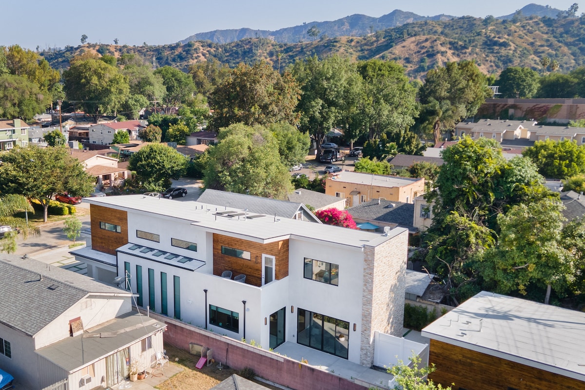 Luxurious-Exquisite Modern Home - Burbank Studios