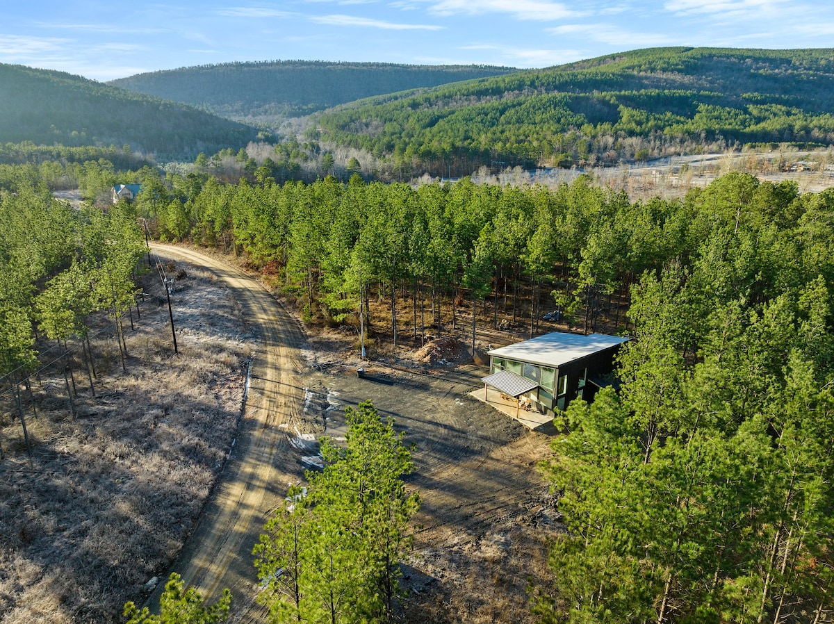 Mountain cabin/Creek access/Hot tub/Near Hochatown