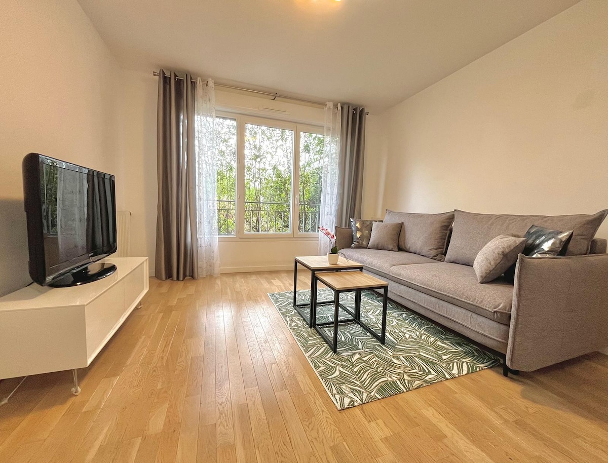 Entire appartment, 2 rooms, private parking