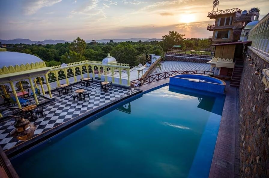 15BR Palatial Stay w Private Pool- Udaipur