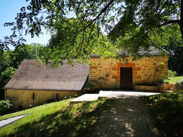 萨拉拉卡内达 (Sarlat-la-Canéda)的民宿