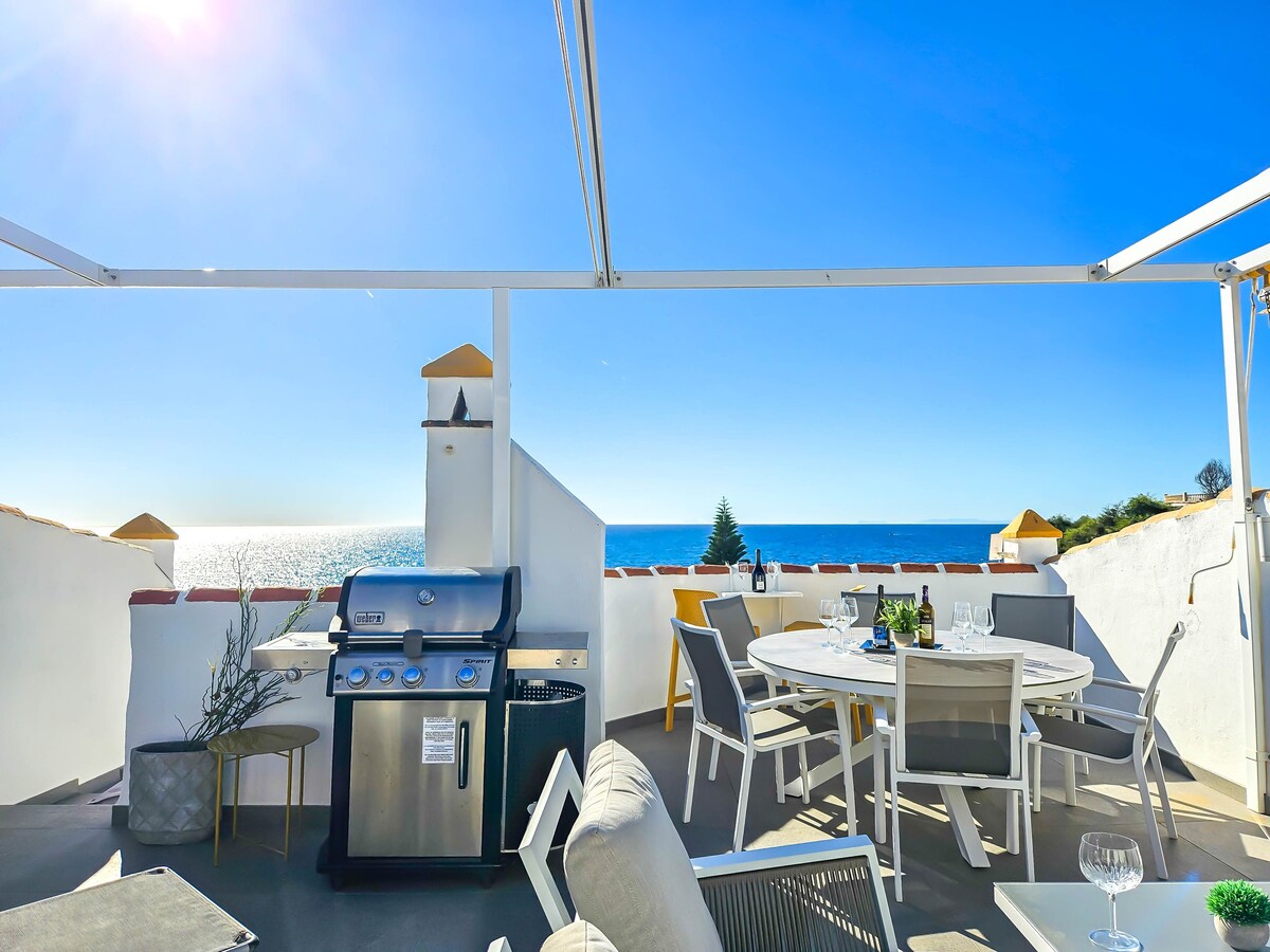 Sea view beachfront penthouse with BBQ