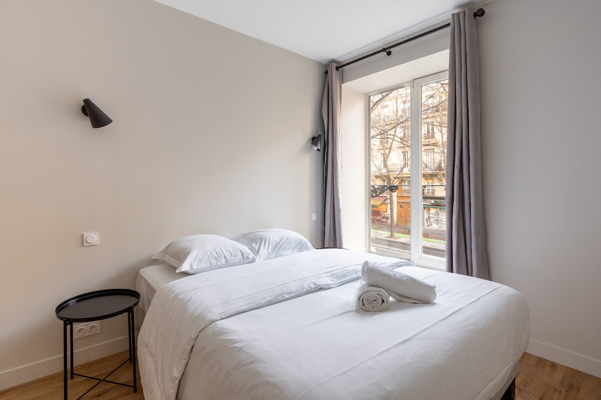 Beautiful Minimalist 1BD Apartment near Montmartre