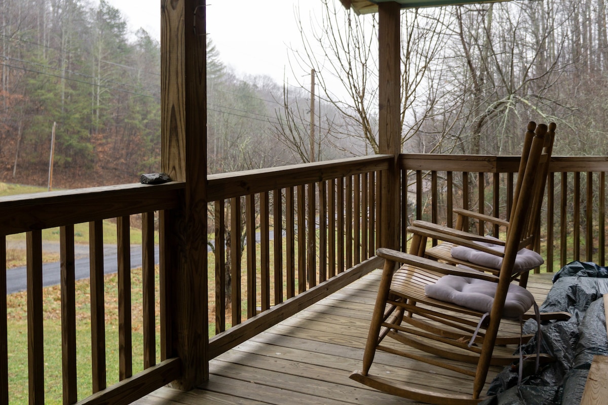 The Poplar House - Mountain Views Cabin
