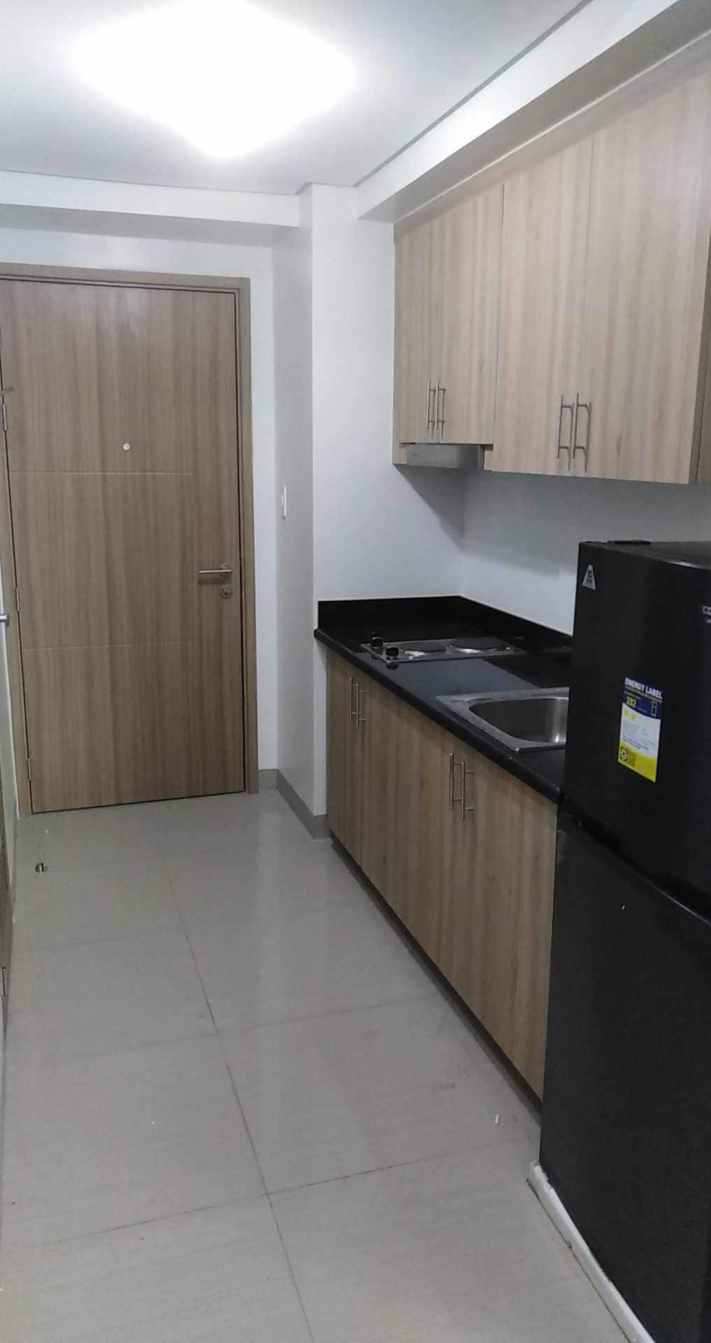 Shore 2 Residence 1 BR w/Balcony near MOA & NAIA