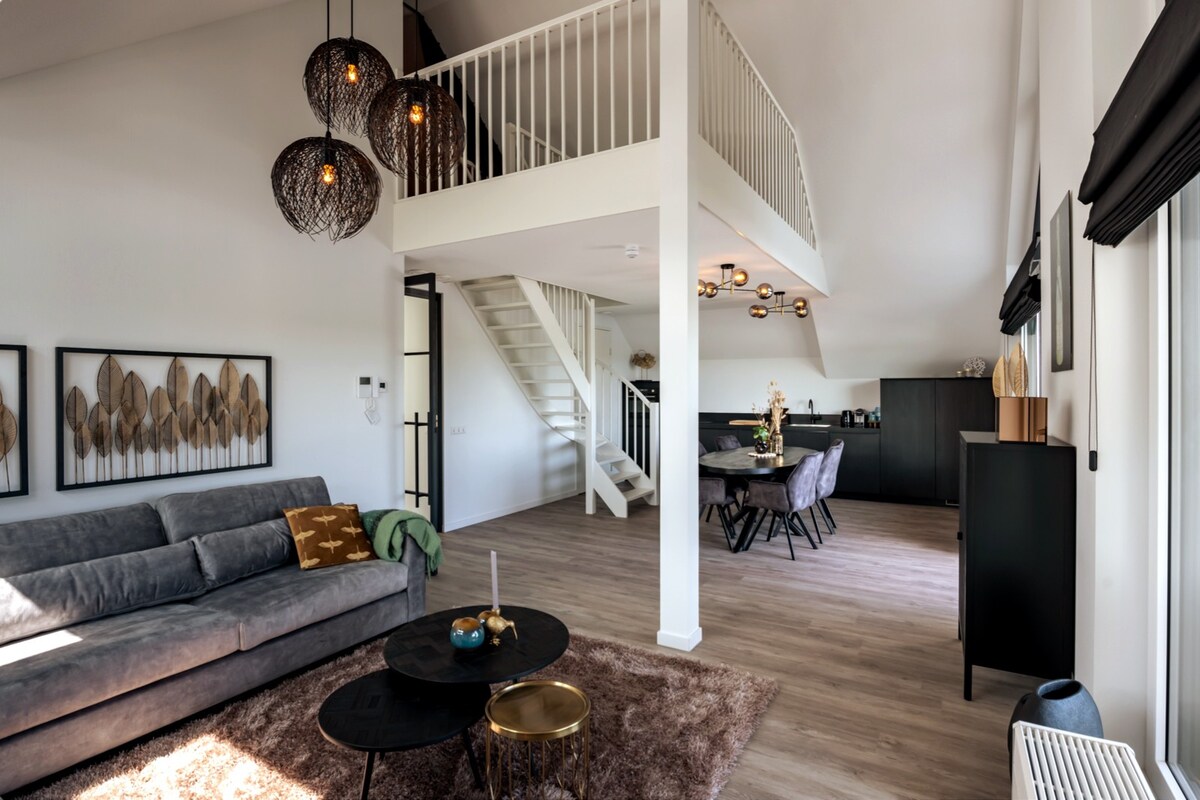 Luxurious 6-person loft at the port of Kamperland