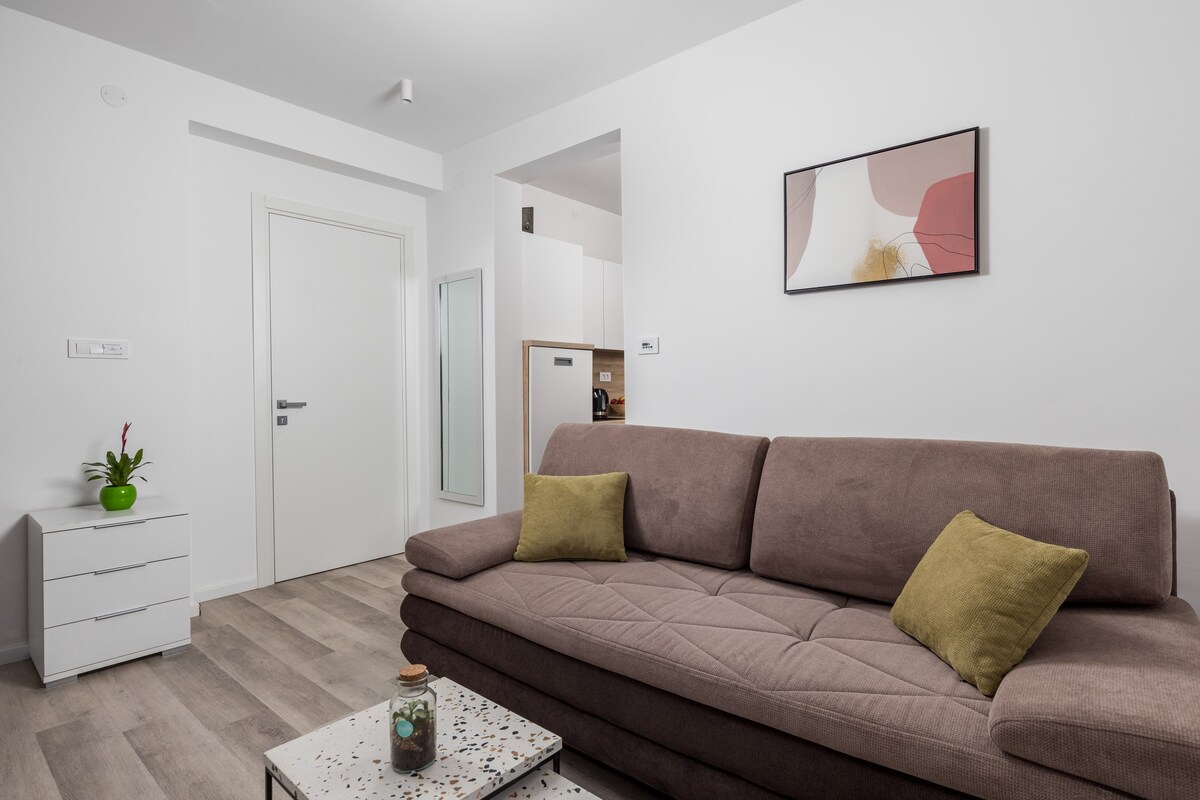 Cozy 1 bedroom app 100m from beach and promenade