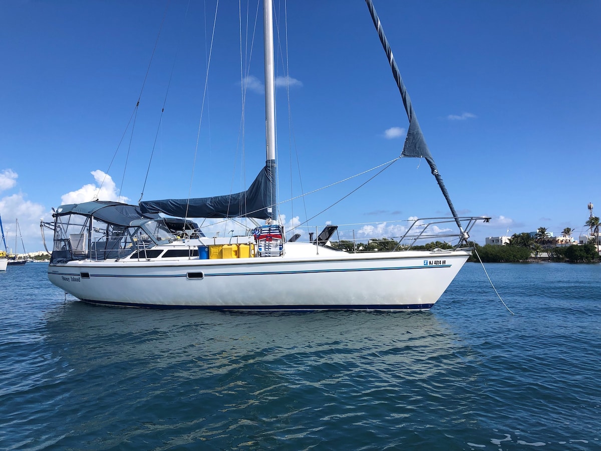 Comfy Private Sailboat