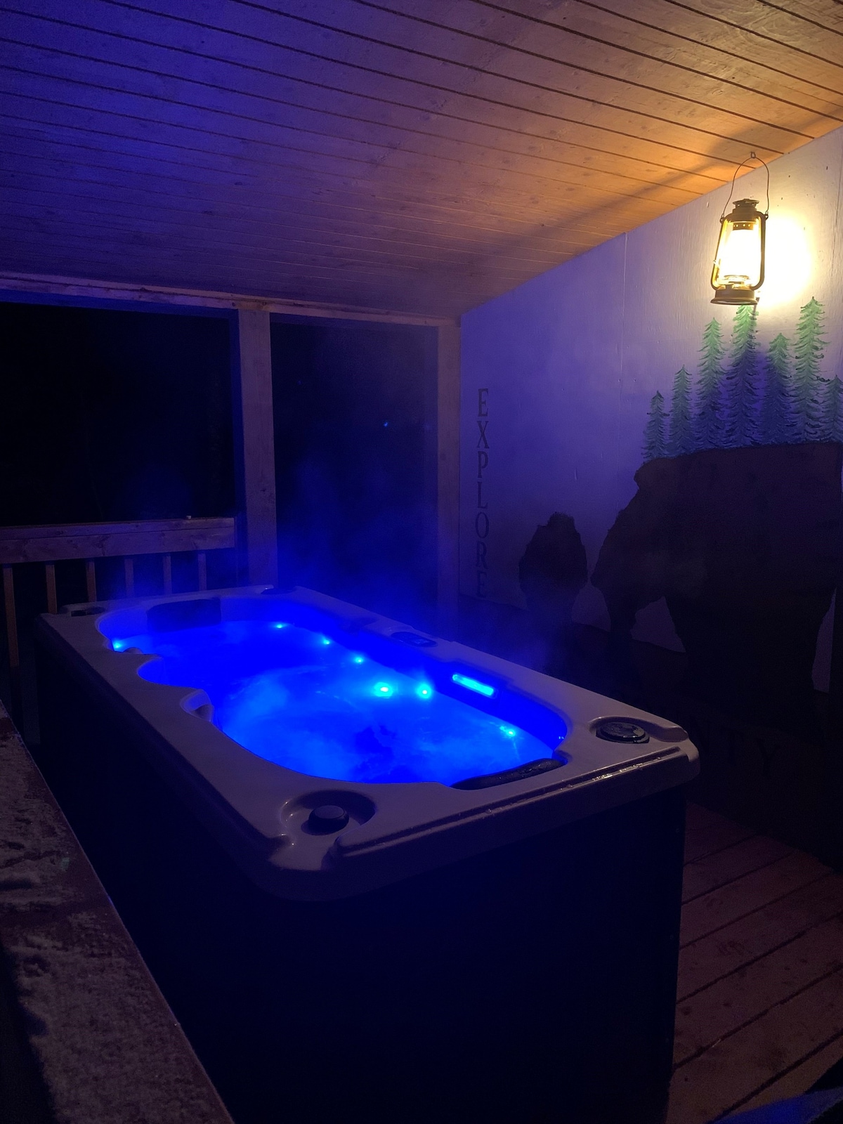 Free Range Country Cabin | Hot Tub