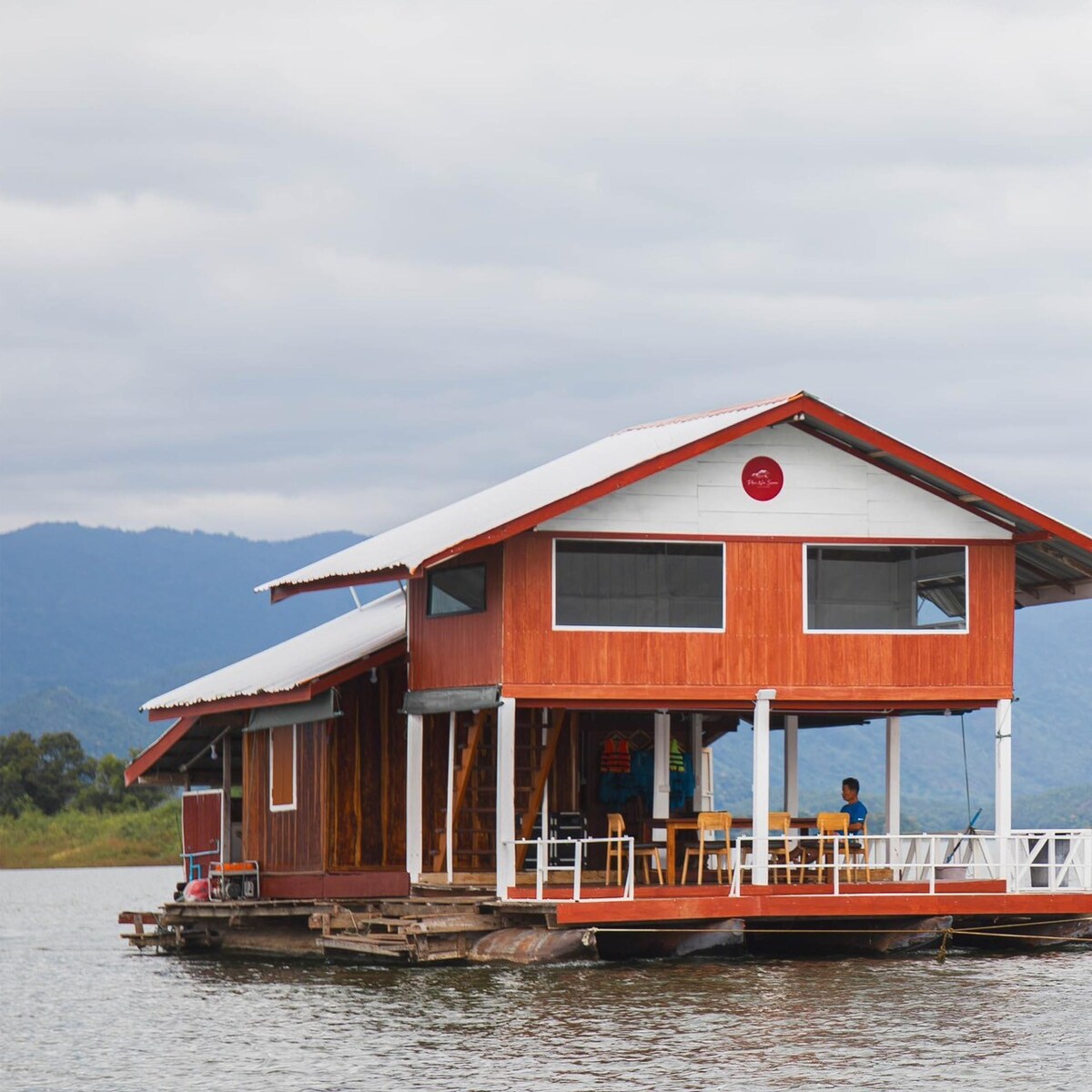 10ppl float house,vacation fishing private,Bbq,kk