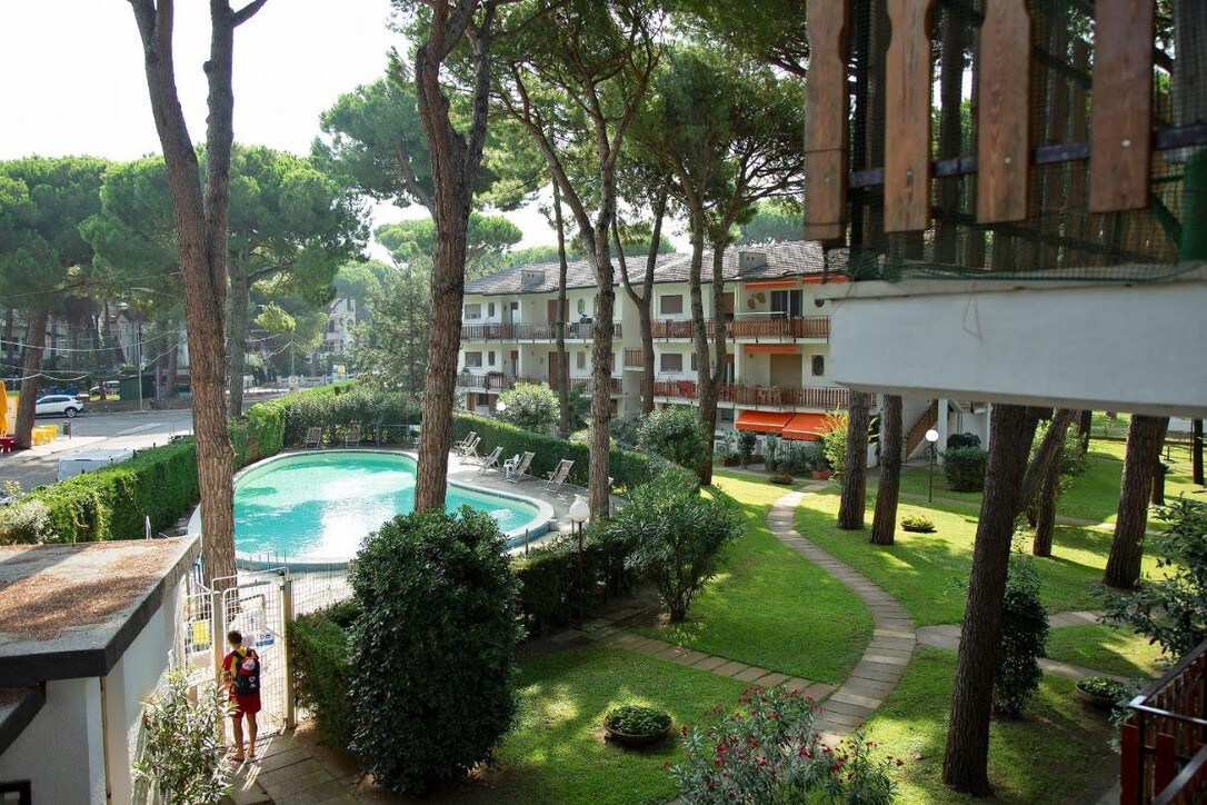 Apartment in Residence and Pool