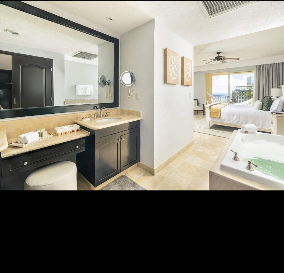 4-Diamond ocean front suite