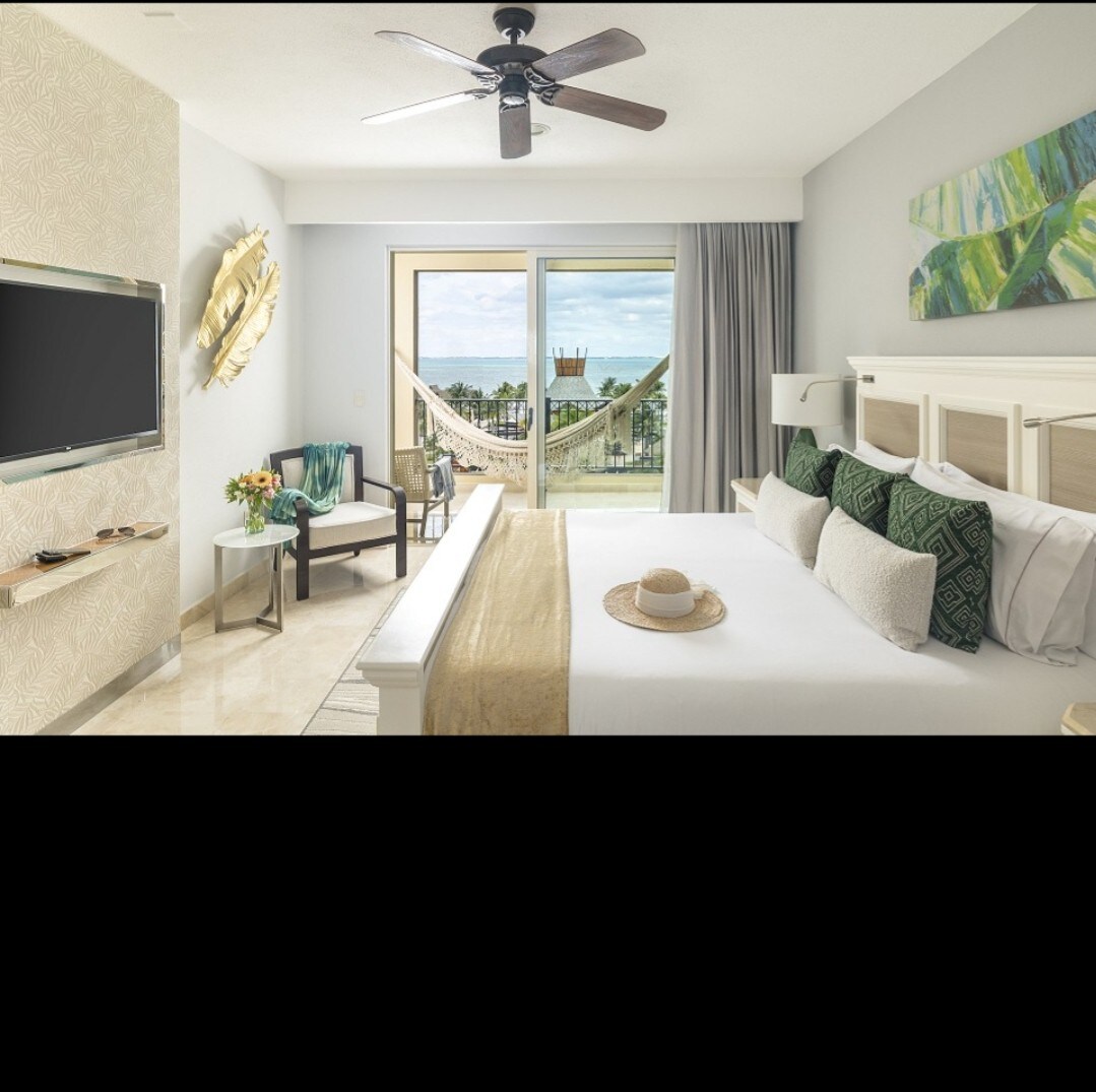 4-Diamond ocean front suite