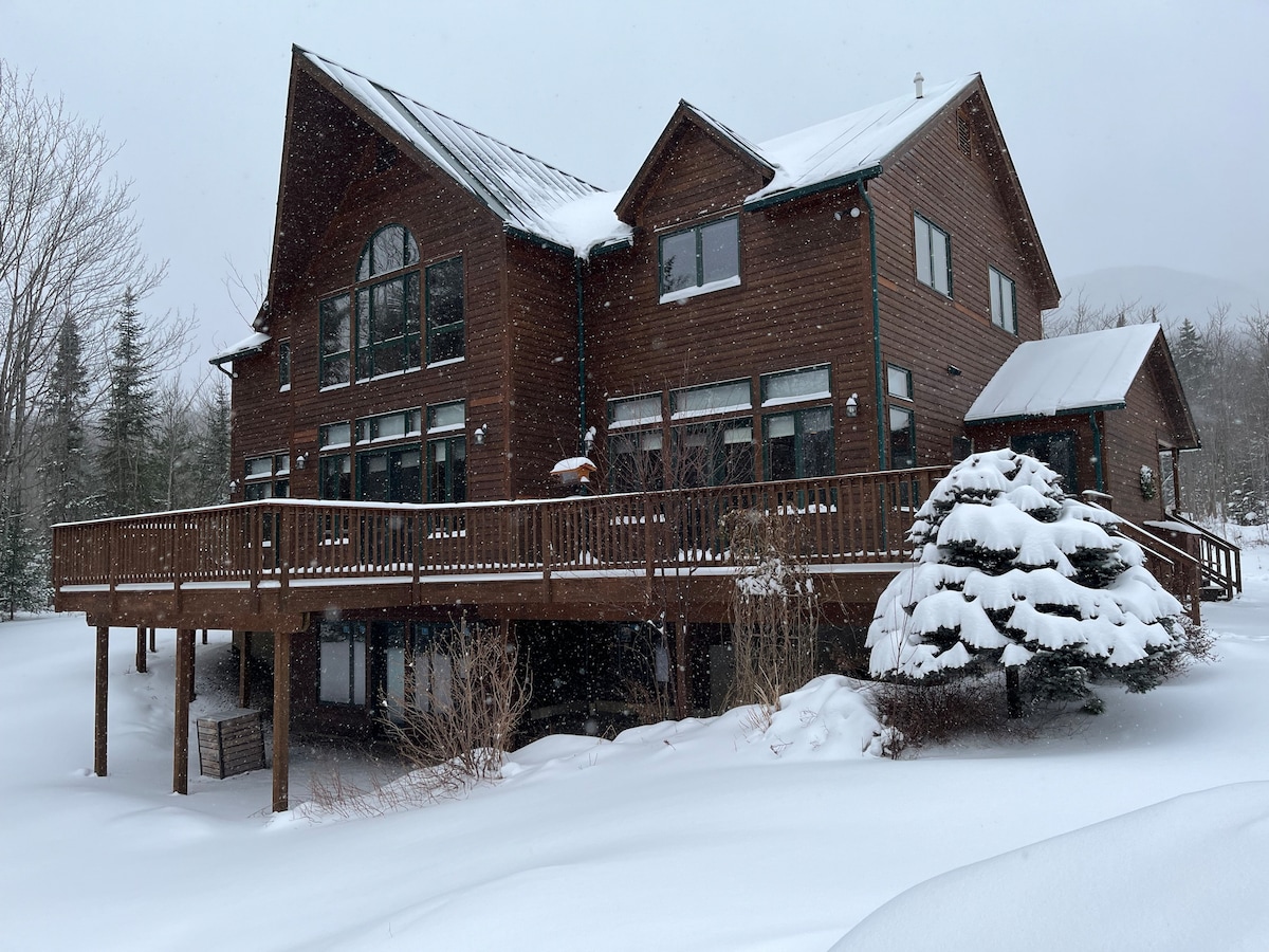 Luxury Chalet, 3 mi Jay Peak