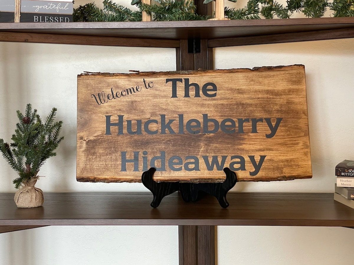 The Huckleberry Hideaway