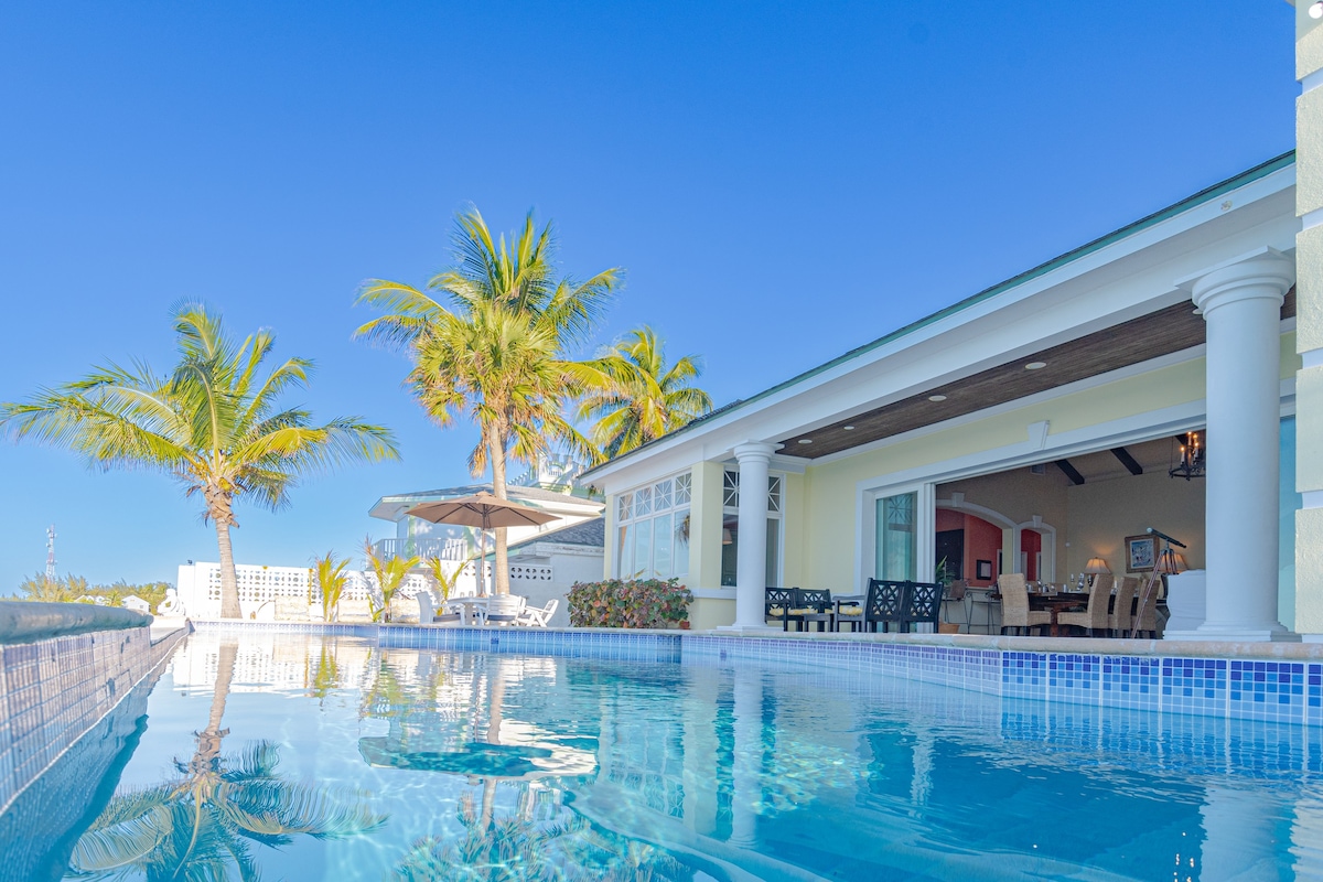 Luxury Beachfront Villa - Pool and Beach Access