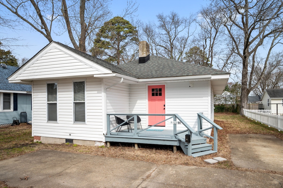 Buckroe Beach House~Walk to Beach / Only 3 Blocks!