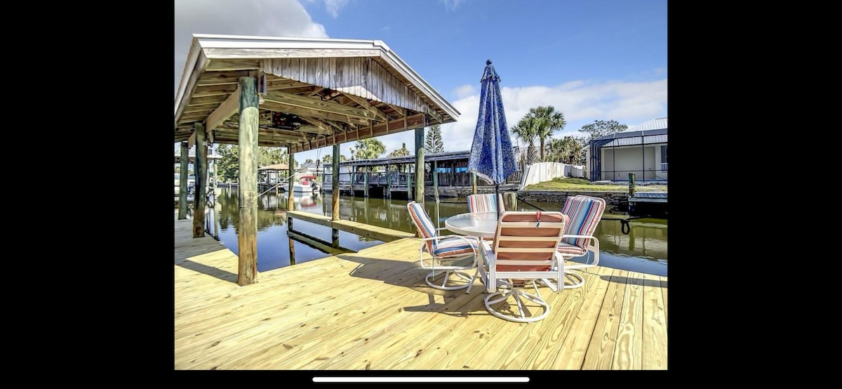 Nomad’s Nook, Canal Home in Downtown Flagler Beach