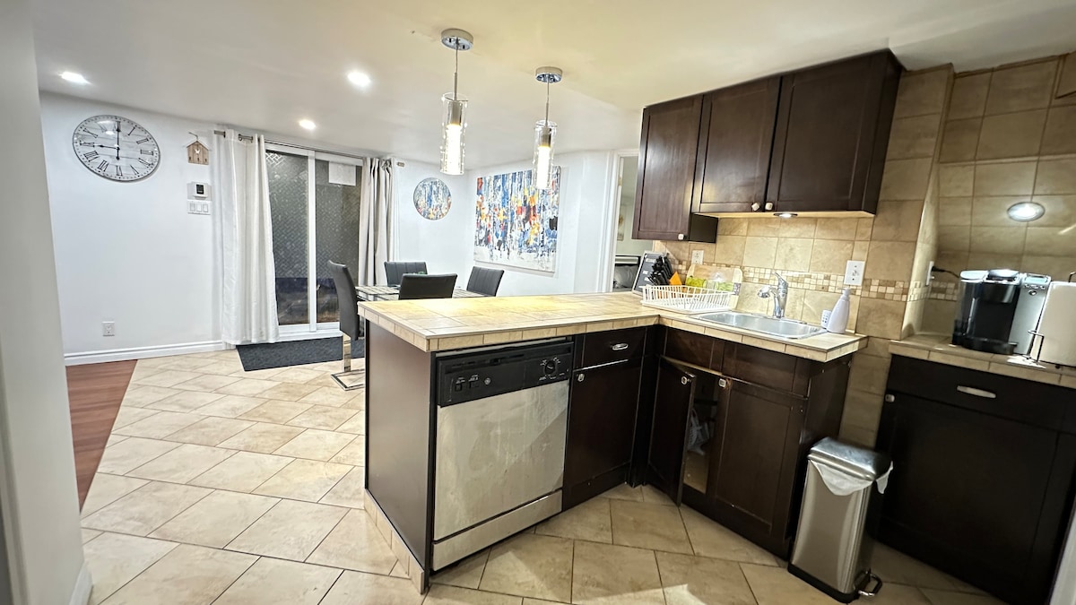 2 Bedroom Basement Suite in the heart of Laval