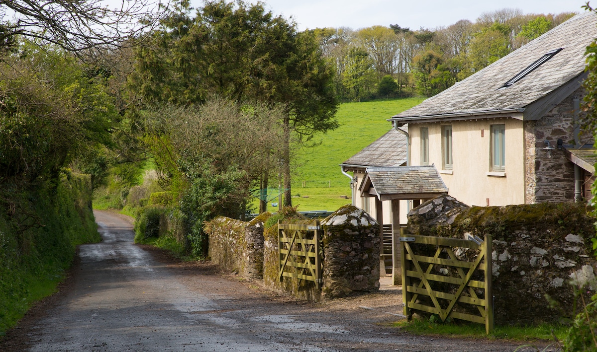 Corner Cottage, sleeps 10