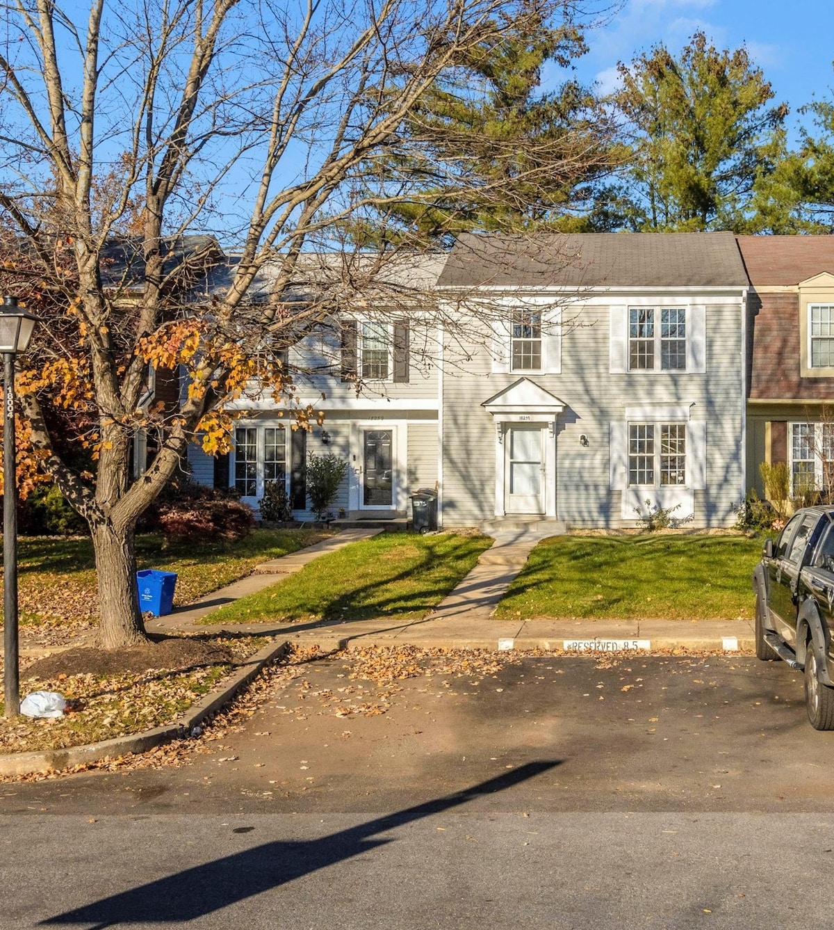 Charming Townhouse in Germantown, MD - Sleeps 10