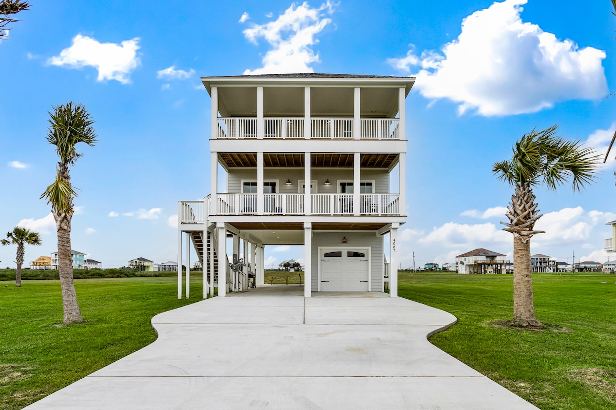 Brand New Spacious House in Quiet Neighborhood