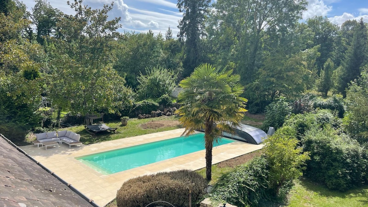 Charme et piscine à la campagne