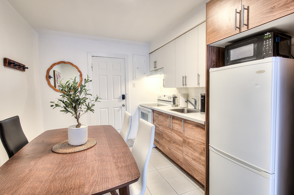 Stylish 1 Bedroom in Saint-Laurent