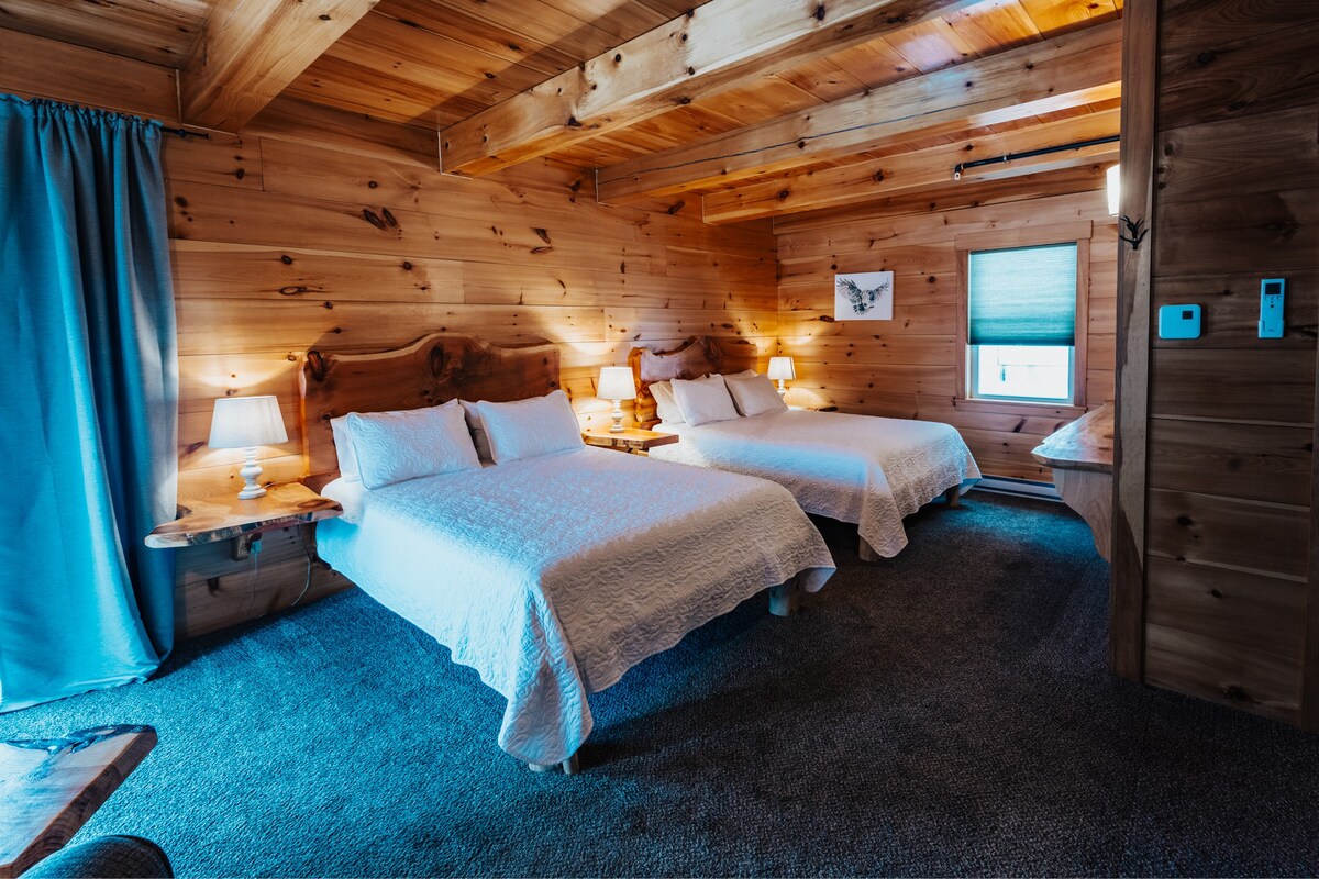 Lower River Suite at Hawk's Nest Lodge