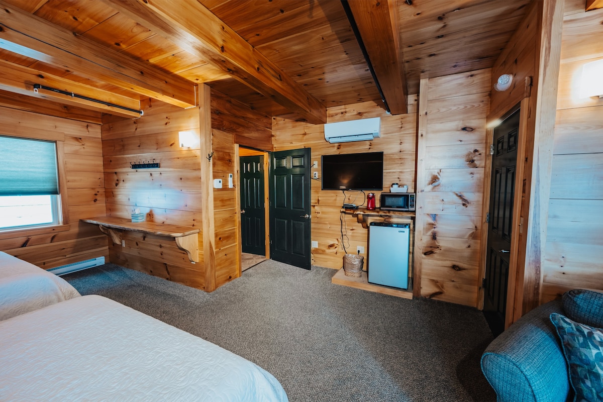 Lower River Suite at Hawk's Nest Lodge