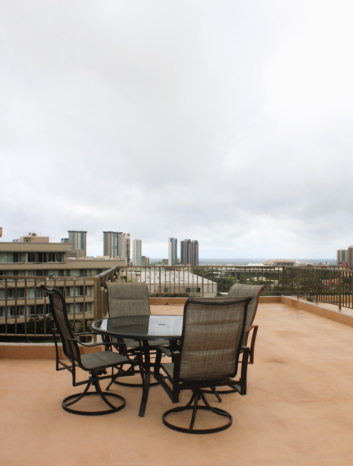 Modern + futuristic 2 bed|2 bath|2 parking hawaii