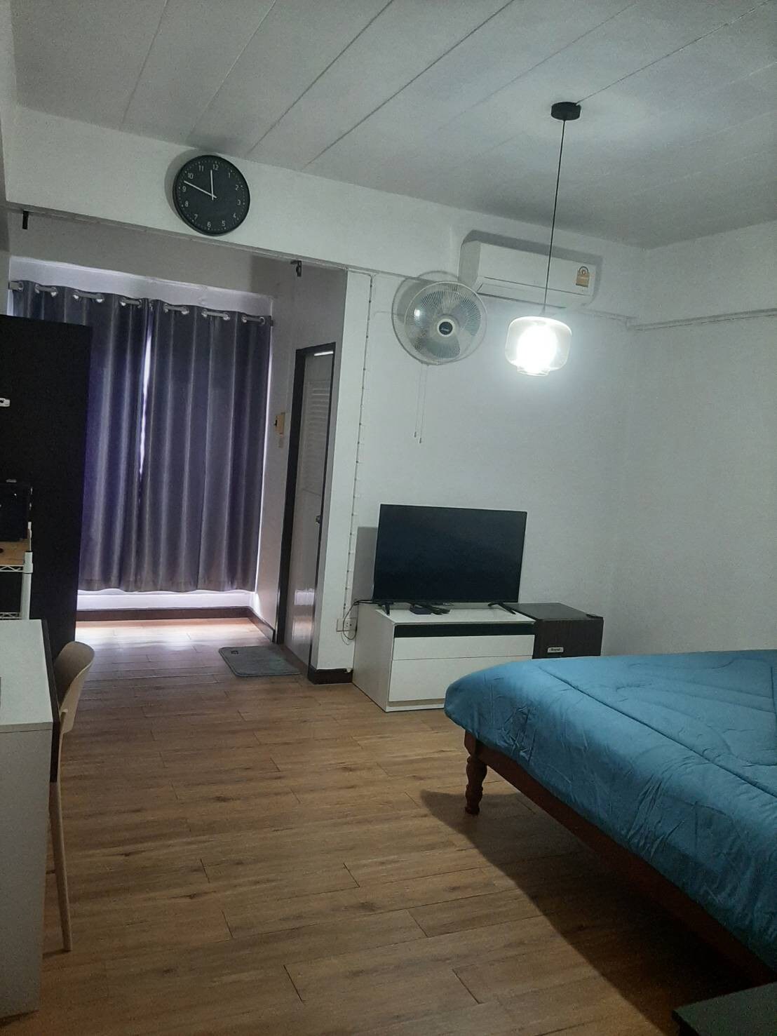 daily room cheap price in the middle of the city
