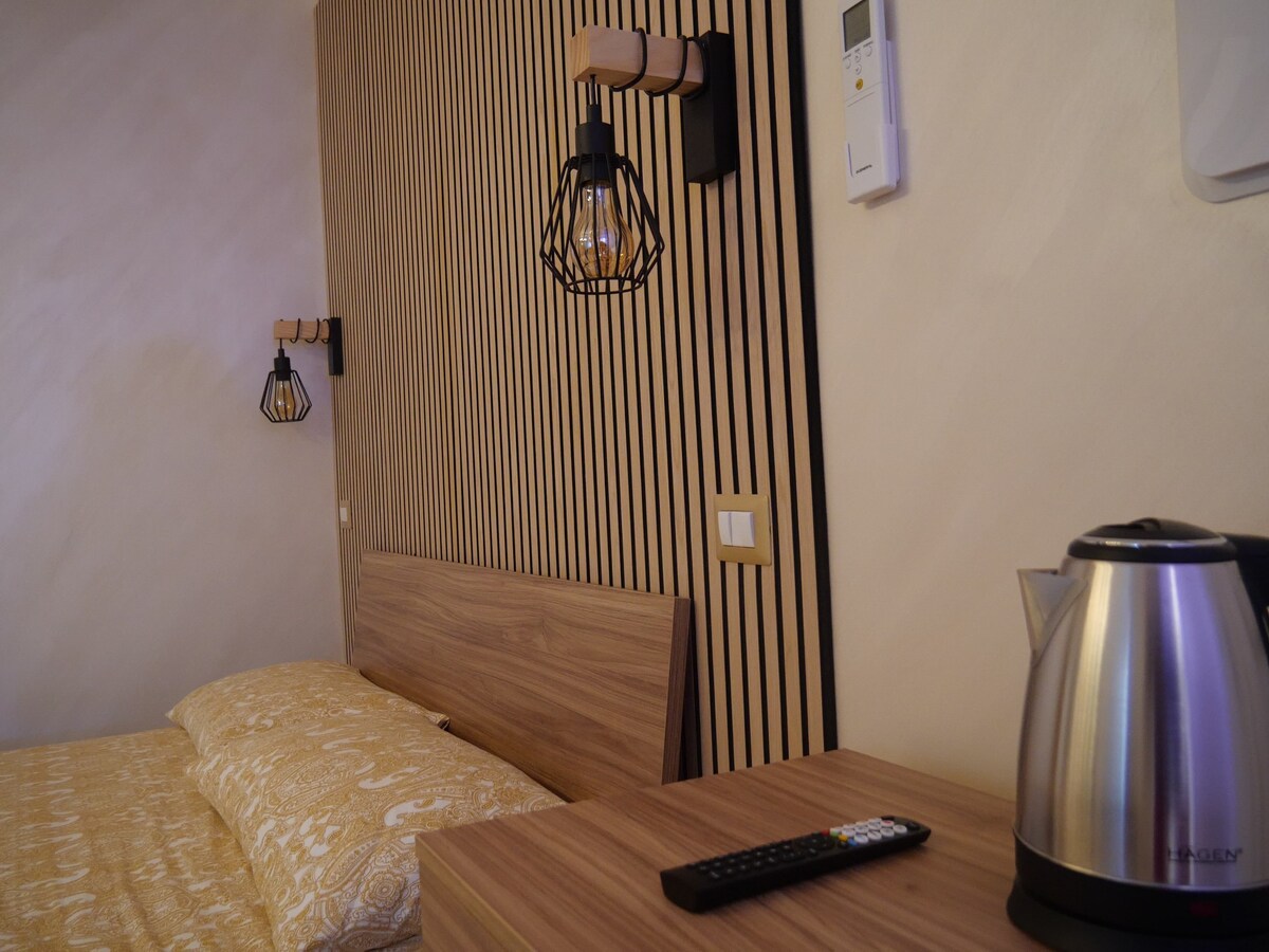 Our Guest House-Wood Room-CIR31612