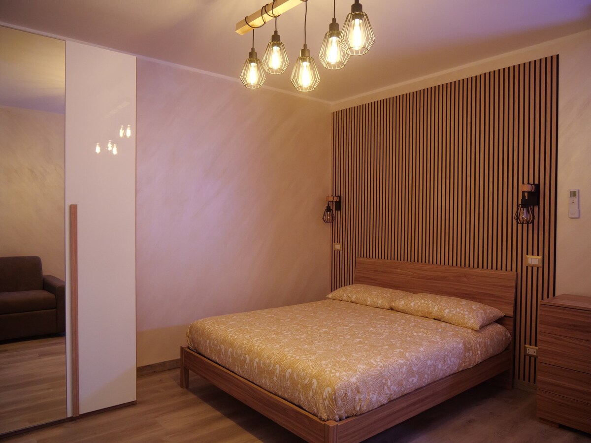 Our Guest House-Wood Room-CIR31612