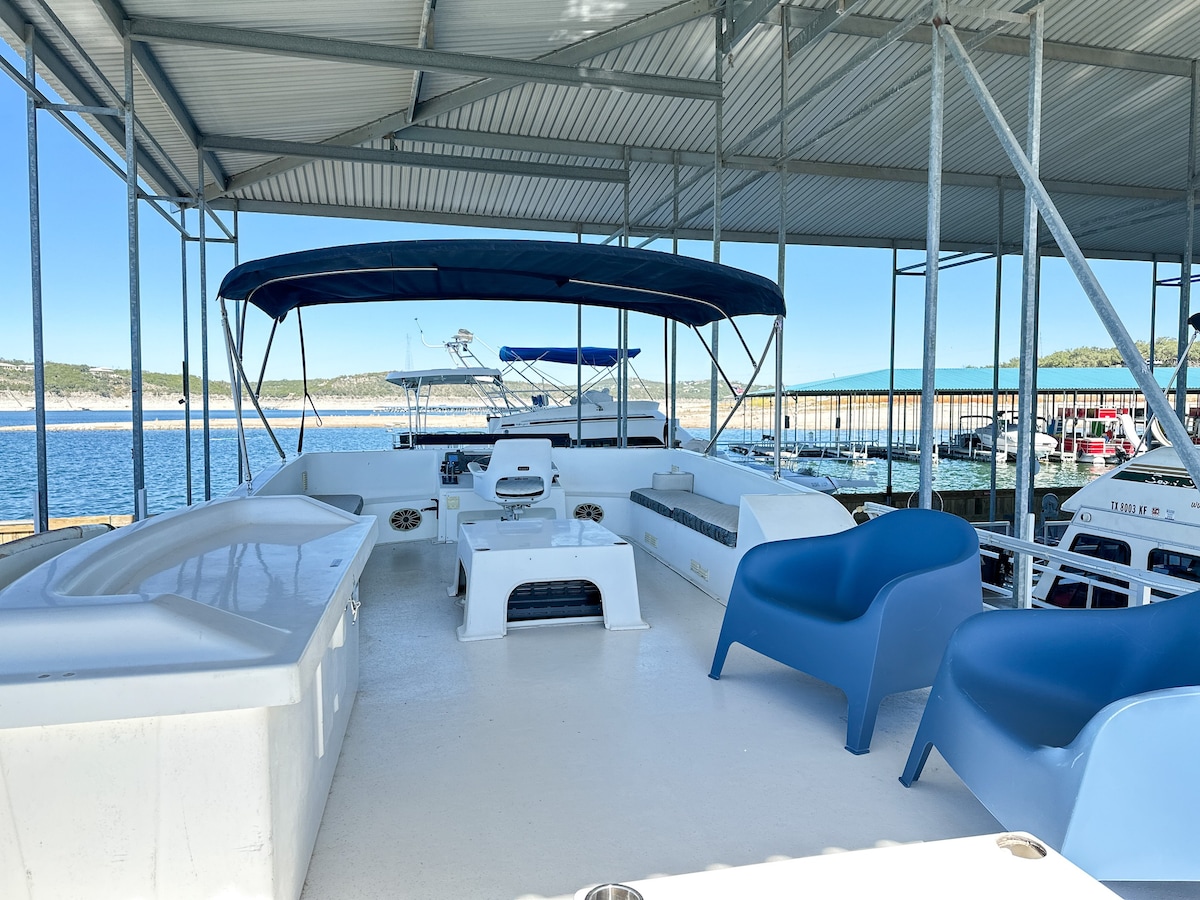 Houseboat on Lake Travis w paddleboard & kayak!