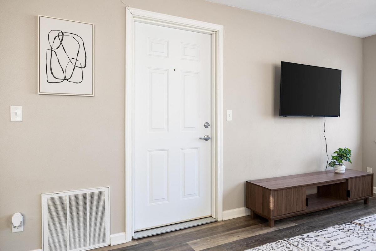 the susan: a cozy, comfy 1bd suite